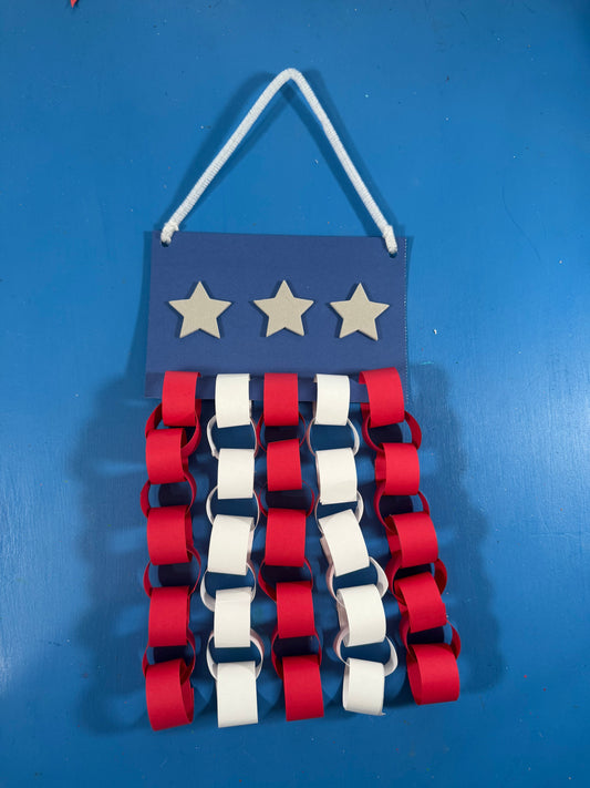 Stars & Stripes Paper Chain Craft for Kids — Free Template A fun and easy Memorial Day craft that doubles as a beautiful patriotic decoration!